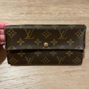 Louis Vuitton Portefeuille Sarah Long Bifold Wallet